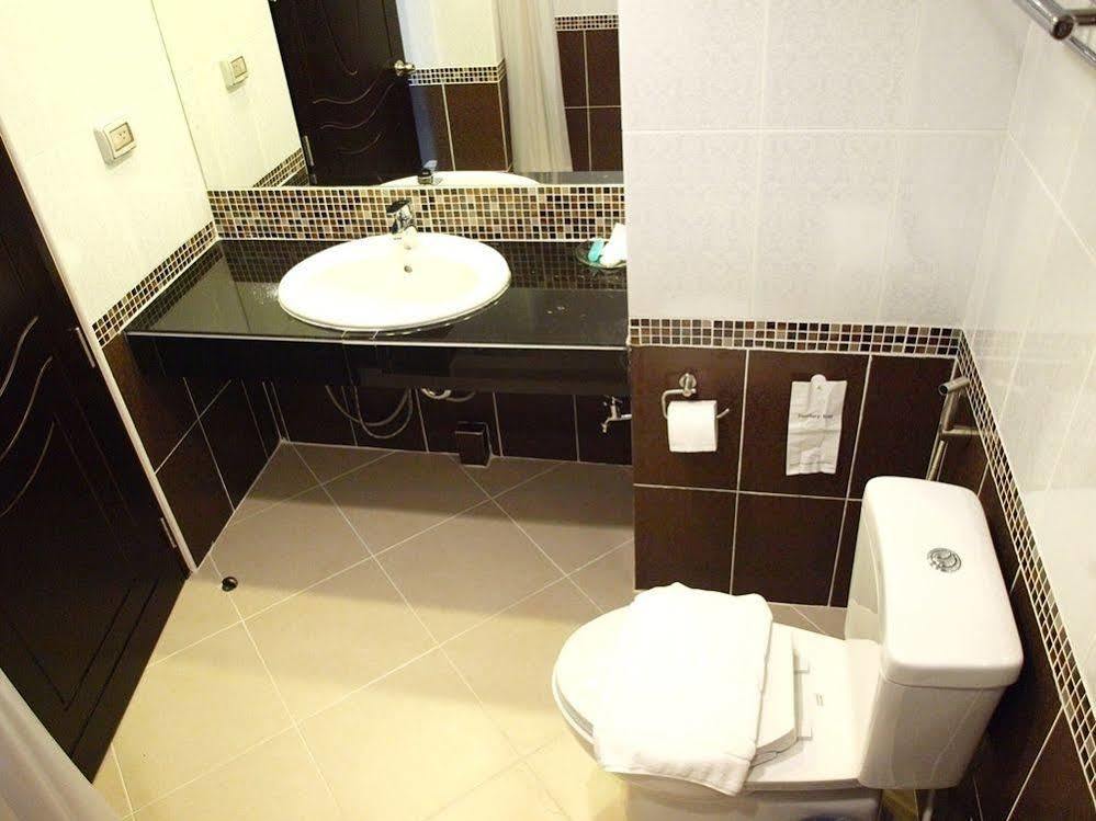 V Residence Pattaya Exterior photo
